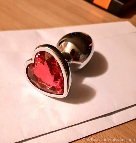 miss kris butt Images