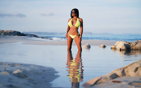 sheilaortega gfe erotic model image