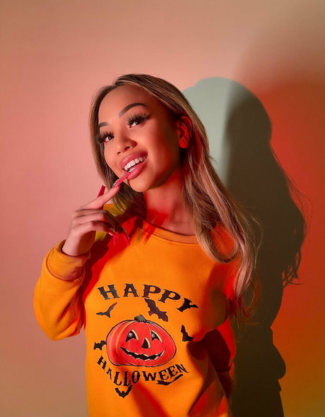 smile onlyfans hot nude photo