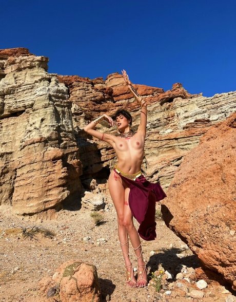 Vanessavenus21 exclusive model pic