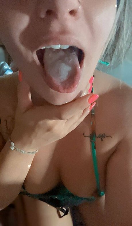 Milena Close star naked photo