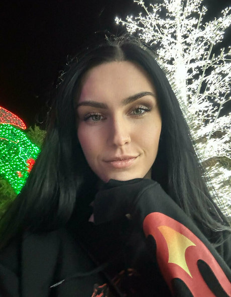 slut milf onlyfans hot sexy photo