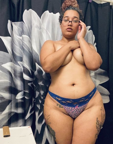 curvy shemale onlyfans free sexy picture