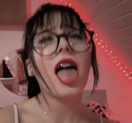 rosegirl242 pornstar hot pic