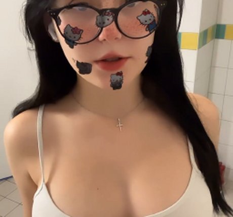 rosegirl242 nice actress picture