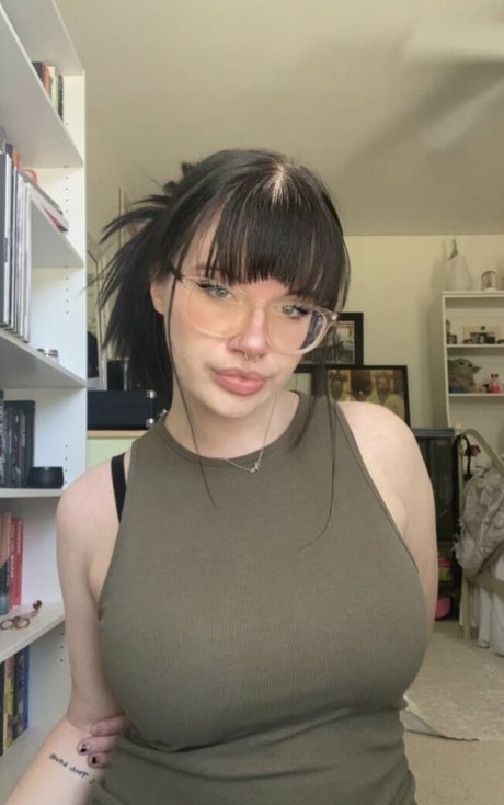 sexymigraines pretty actress picture