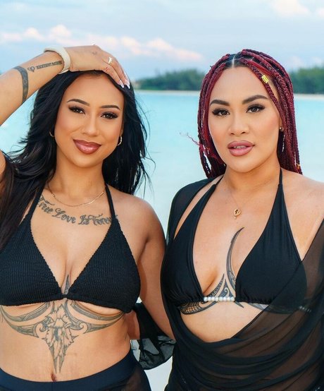 Cashmere Nelson model erotic archive