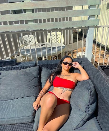 Cashmere Nelson free star pics