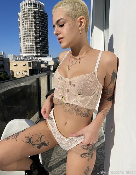 Hila bby star art archive