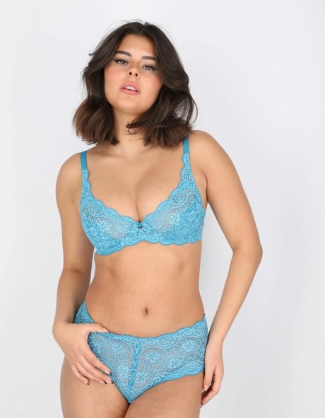 Michelle Algrabli star porn img