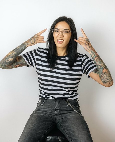 lesbian fingering onlyfans art nude pics