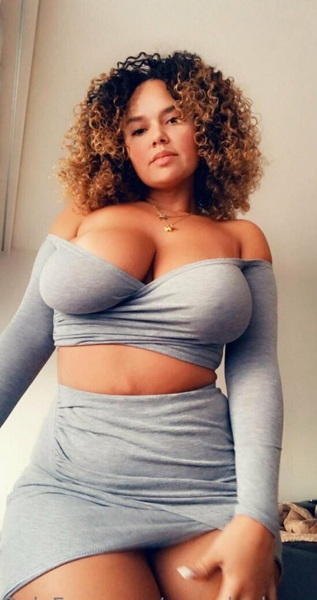 huge tits milf onlyfans free porn picture