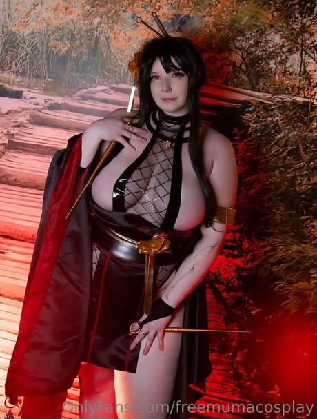 Mumacosplay naked model pic