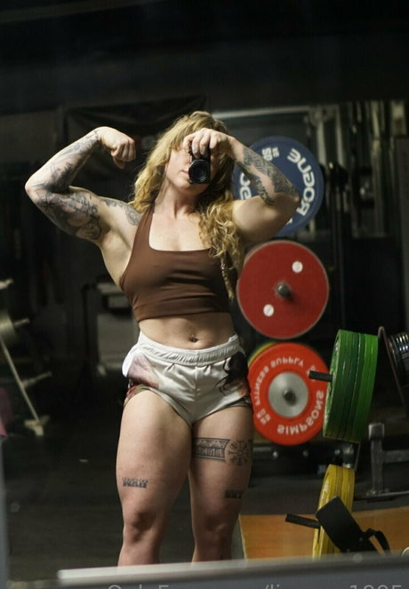 lizanne1995 model naked archive