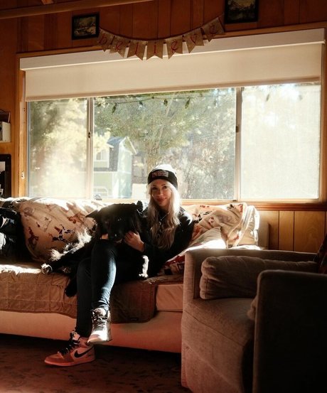 asian influencer onlyfans adult pics