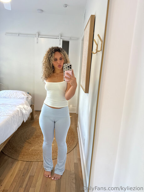 blonde hairy pussy onlyfans beautiful nude img