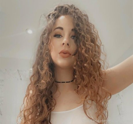 daniella rose perfect model picture