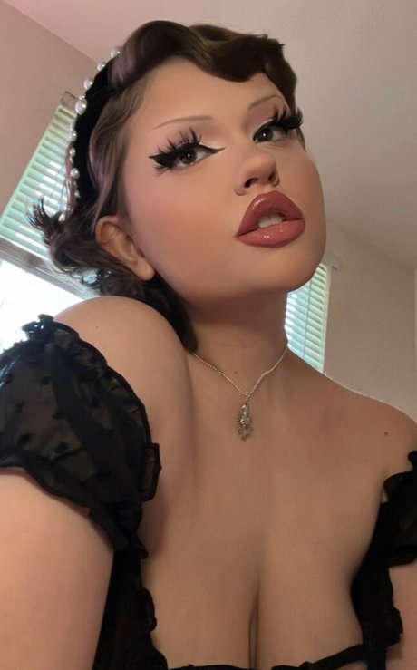 Ego Divinus star sexy pictures