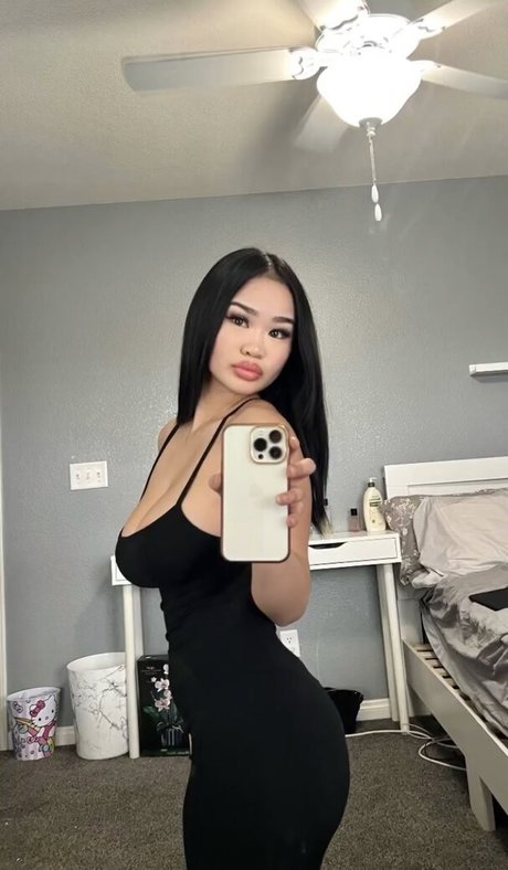 Althizy sexy model pictures