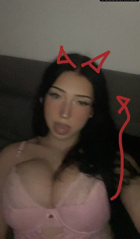 Layla Dream beautiful star pic