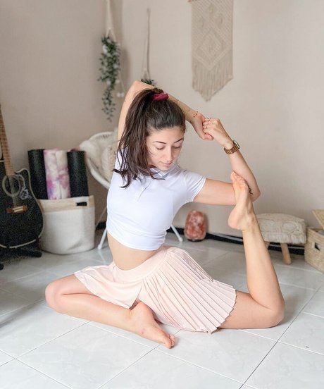 Martina Rando model art photos