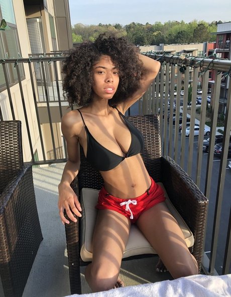 Kira Imani pornographic actress picture