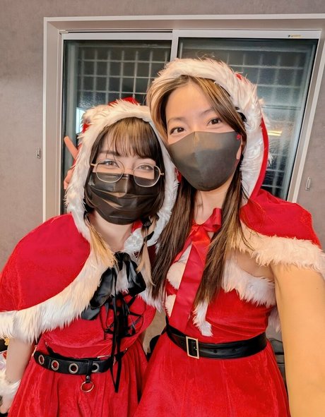 OniGiri model pornographic gallery