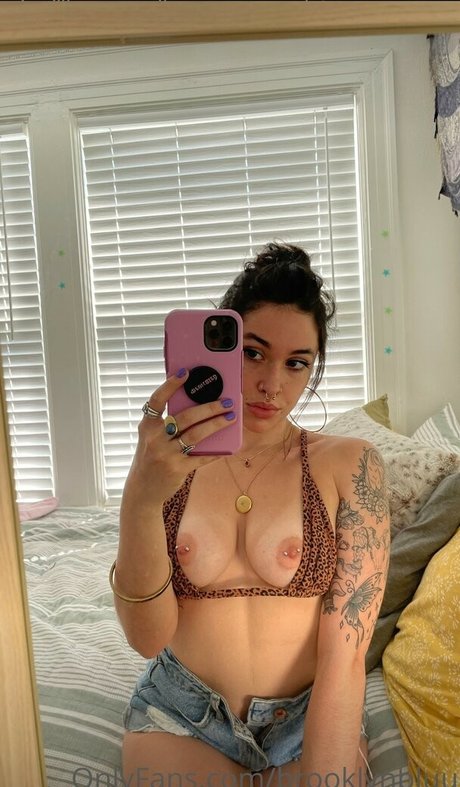 busty mom onlyfans exclusive img