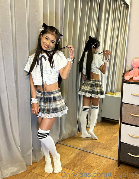 tinyalinaa model exclusive picture