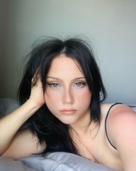 lewdkumi top model pics