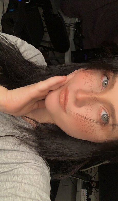 lewdkumi free model pics