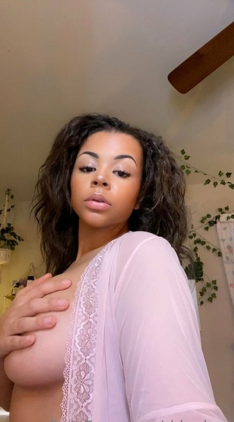 ri leaked nude actress pic