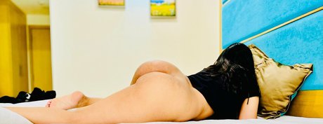 realmiahills adult model images