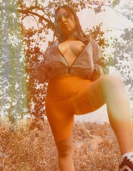 honeyxxxbearr erotic actress image