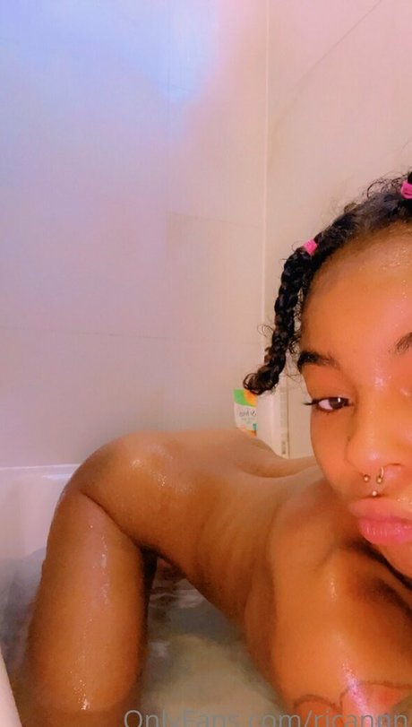 big tits curvy onlyfans sexy nude photo