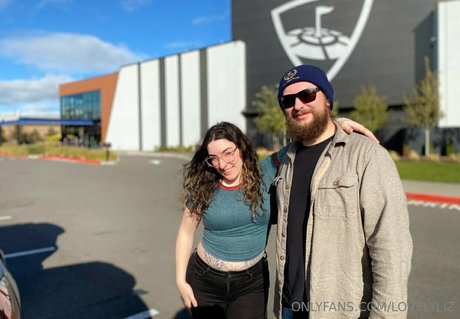 lovelylizfree pornstar image