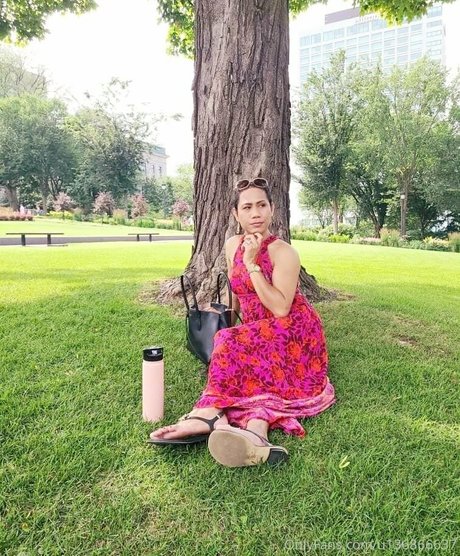 ayavonlee pretty pornstar pic