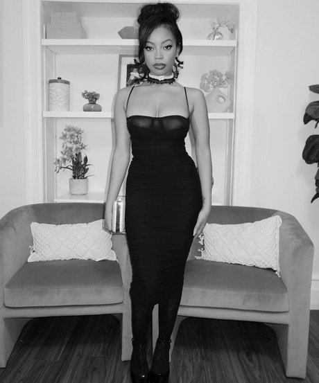 Cleopatra Lee nude star archive