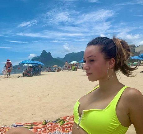 Serena Mello hd model images