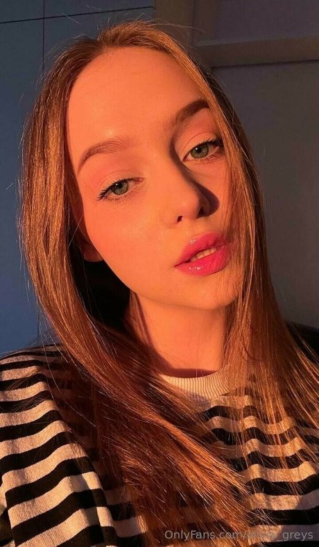 olivia greys model pretty photo