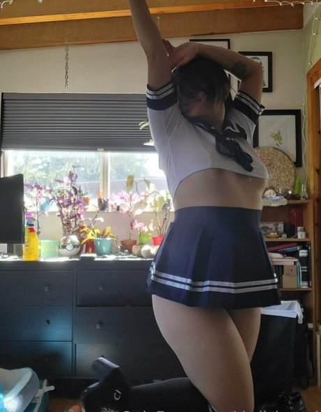 kiwiisbored free model pictures