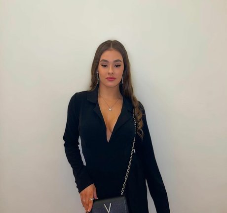 Sydney Etherington naked star photos