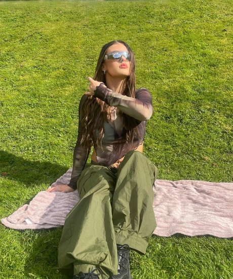 Sydney Etherington nudes star pictures