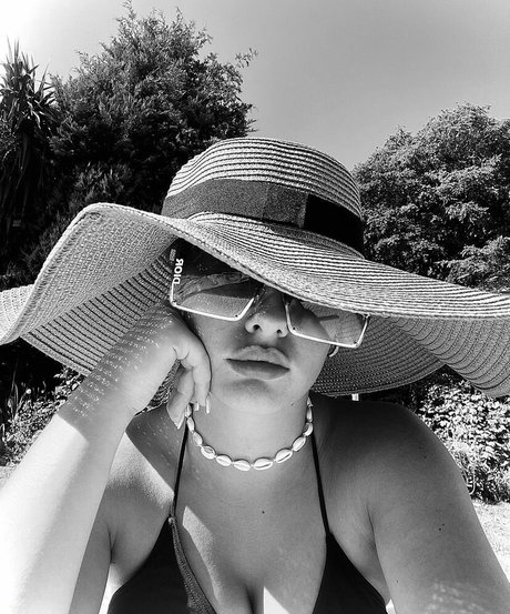 tiny onlyfans exclusive picture