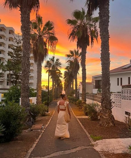 Sydney Etherington sexy star photos