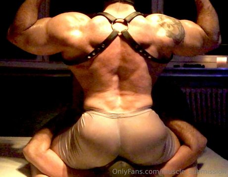 muscle submission model free photos