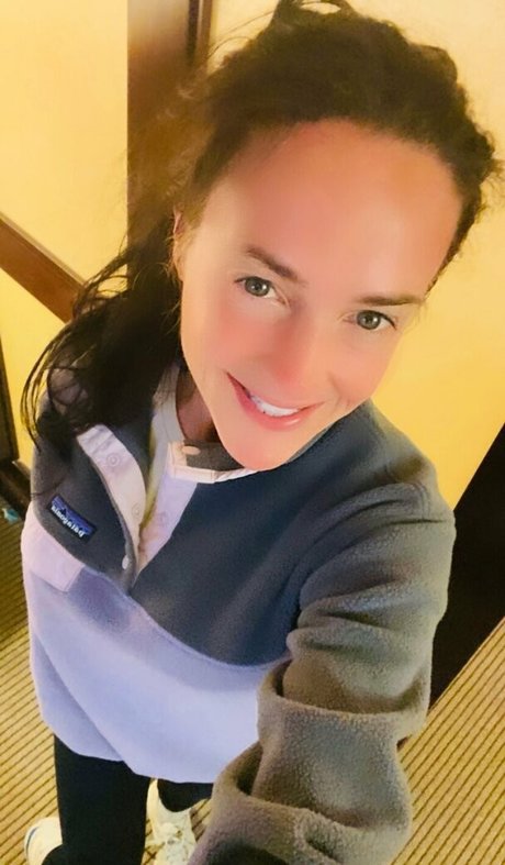 lilrosiedoll pornstar naked image