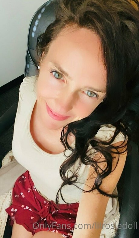 lilrosiedoll porn model archive