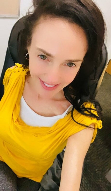 lilrosiedoll nudes actress pictures