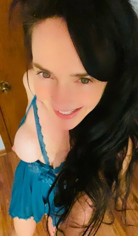 lilrosiedoll porn model picture